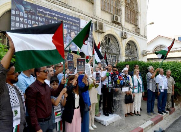 Sit-in de solidarité à Alger pour dénoncer l'assassinat de journalistes palestiniens par l'occupant sioniste