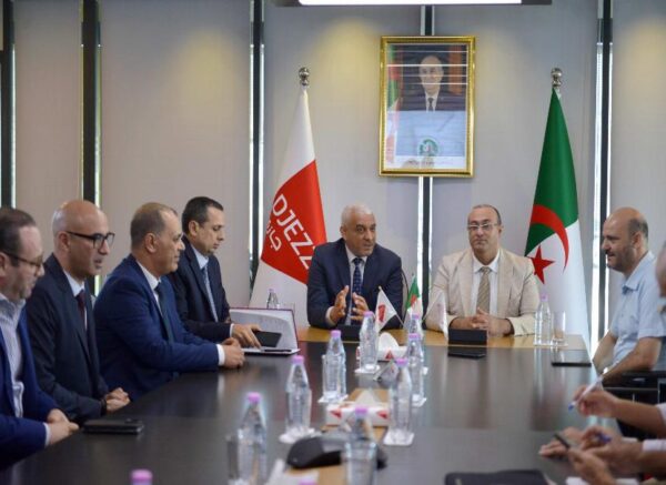 Intégration numérique dans les cités universitaires : signature d'une convention entre l'ONOU et l'opérateur Djezzy