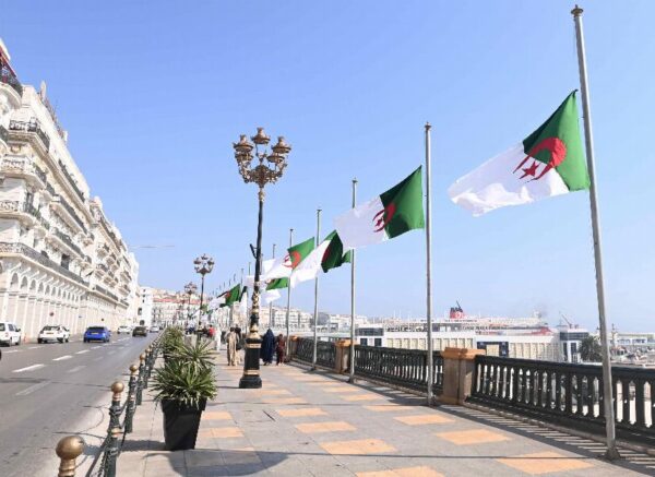 Chute d'un bus de voyageurs dans l'Oued El Harrach : Deuil national d'un et drapeaux en berne