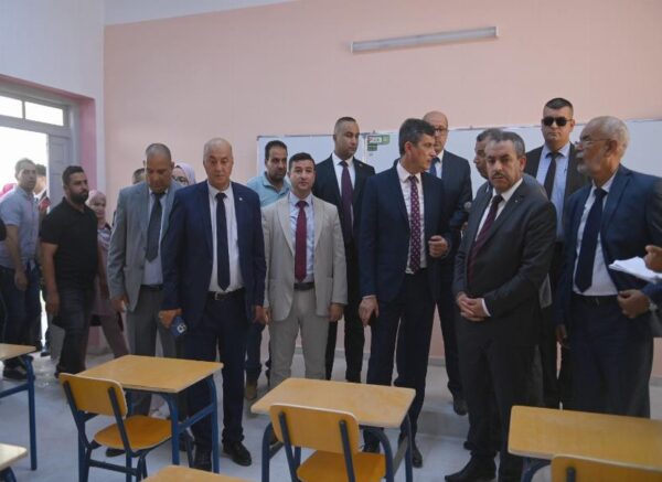 Le ministre de l'Education inspecte nombre de projets de réalisation d'établissements scolaires à Alger