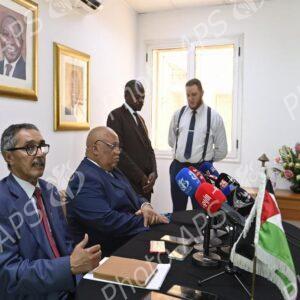 Déclaratrion à la presse de l'ambassadeur de la RASD et de l'ambassadeur d'Afrique du Sud .