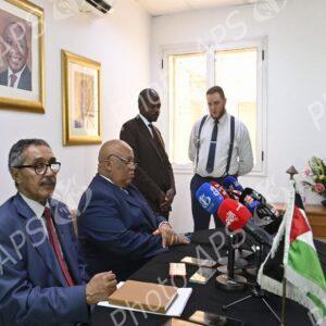 Déclaratrion à la presse de l'ambassadeur de la RASD et de l'ambassadeur d'Afrique du Sud .