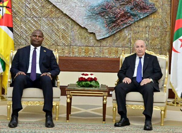 Le président de la République s'entretient en tête-à-tête avec son homologue du Mozambique