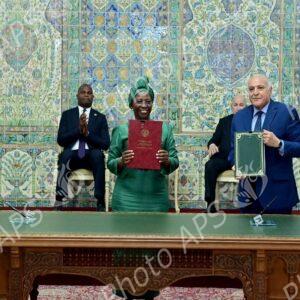 Le président de la République copréside avec le président du Mozambique la cérémonie de signature de six accords et mémorandums d'entente de coopération bilatérale
