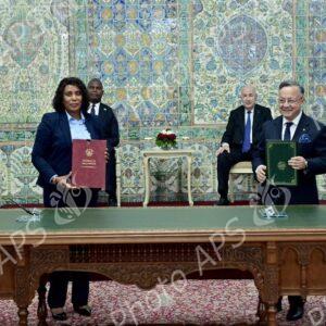 Le président de la République copréside avec le président du Mozambique la cérémonie de signature de six accords et mémorandums d'entente de coopération bilatérale