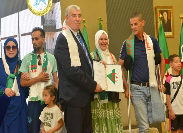 Oran : cérémonie de remise de 7.454 logements