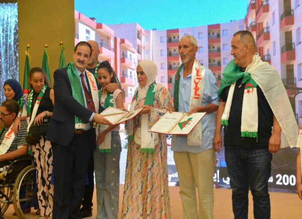 Oran : cérémonie de remise de 7.454 logements