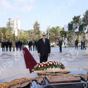 Le président de la République se recueille à la mémoire des martyrs de la Révolution