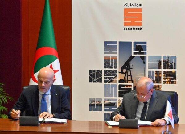 Sonatrach-ENI: un contrat pour l'exploration et l'exploitation des hydrocarbures dans le périmètre Zemoul El Kbar