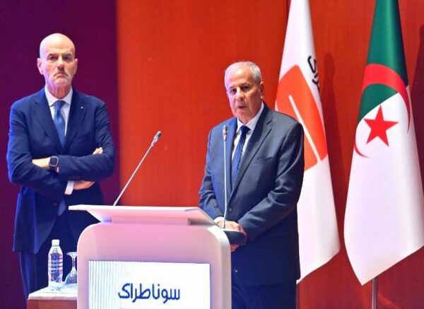 Sonatrach-ENI: un contrat pour l'exploration et l'exploitation des hydrocarbures dans le périmètre Zemoul El Kbar