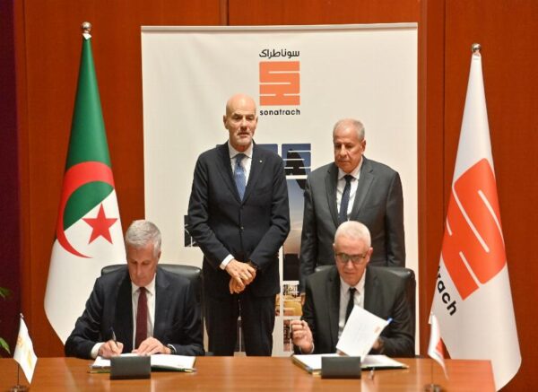 Sonatrach-ENI: un contrat pour l'exploration et l'exploitation des hydrocarbures dans le périmètre Zemoul El Kbar