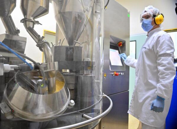 Alger : visite de travail et d'inspection du ministre de l'Industrie pharmaceutique