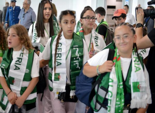 Arrivée du 1er groupe des enfants de la communauté nationale établie à l'étranger