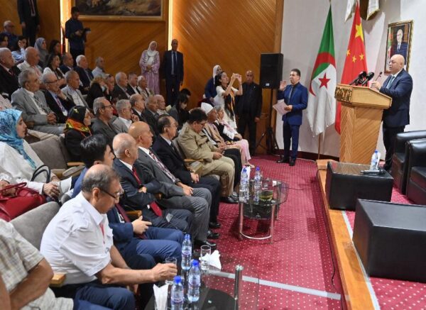 Travaux d’une conférence scientifique historique intitulée: « Algérie-Chine : consécration de l’histoire révolutionnaire et renforcement du futur rayonnant commun »