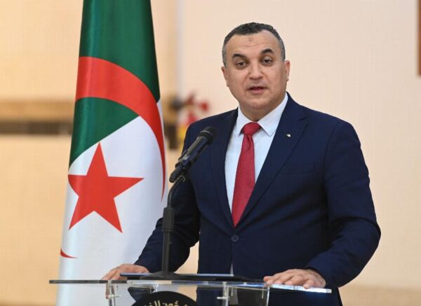Signature d'une convention-cadre entre le ministère des Affaires étrangères et Algérie Poste