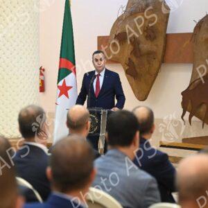 Signature d'une convention-cadre entre le ministère des Affaires étrangères et Algérie Poste