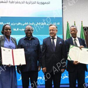 Algérie/Afrique du Sud: signature d'un procès-verbal d'entente pour renforcer le partenariat dans dans le domaine de l'enseignement supérieur