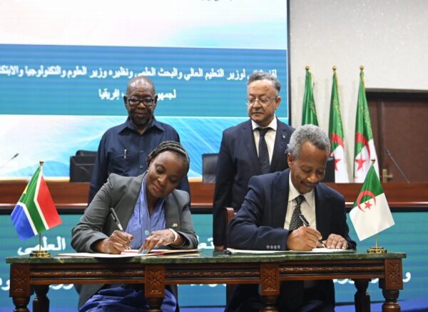 Algérie/Afrique du Sud: signature d'un procès-verbal d'entente pour renforcer le partenariat dans dans le domaine de l'enseignement supérieur