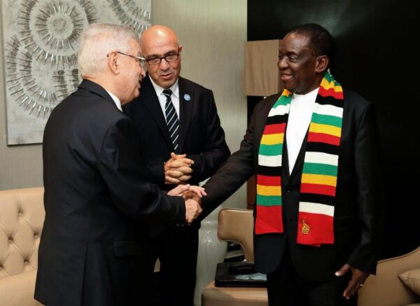 Le Président de la République du Zimbabwe reçoit le Président du conseil de la Nation