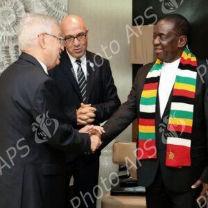 Le Président de la République du Zimbabwe reçoit le Président du conseil de la Nation