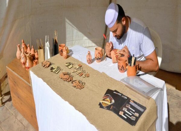 Oran : Ouverture du Salon National des Jeunes Artisans