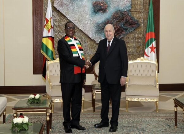Le président de la République réserve un accueil officiel à son homologue zimbabwéen