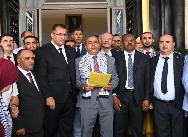 APN : les groupes parlementaires organisent un sit-in de solidarité avec le peuple palestinien