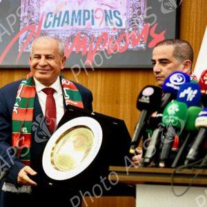 Ligue 1 Mobilis : le MCA reçoit le bouclier de champion d'Algérie 2024-2025