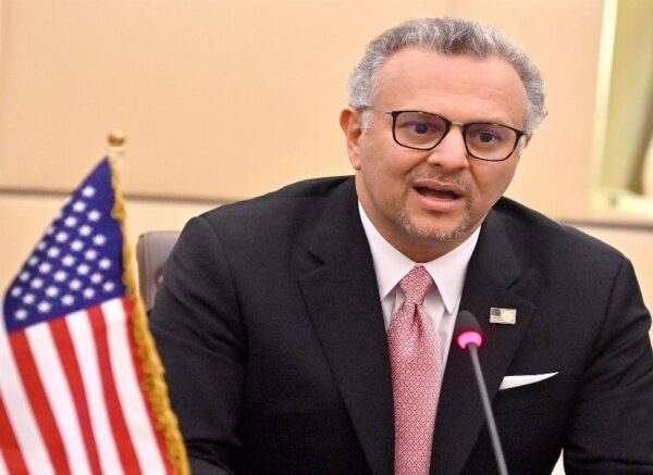Le ministre des Affaires étrangères s'entretient avec le conseiller principal du président des Etats-Unis pour l'Afrique