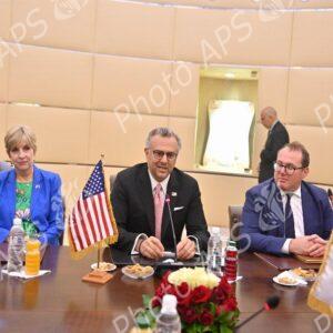 Le ministre des Affaires étrangères s'entretient avec le conseiller principal du président des Etats-Unis pour l'Afrique