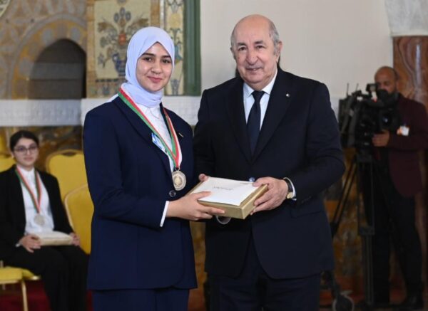 Le président de la République préside la cérémonie de distinction des lauréats du BAC et du BEM