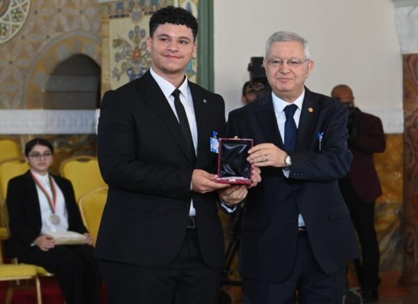 Le président de la République préside la cérémonie de distinction des lauréats du BAC et du BEM