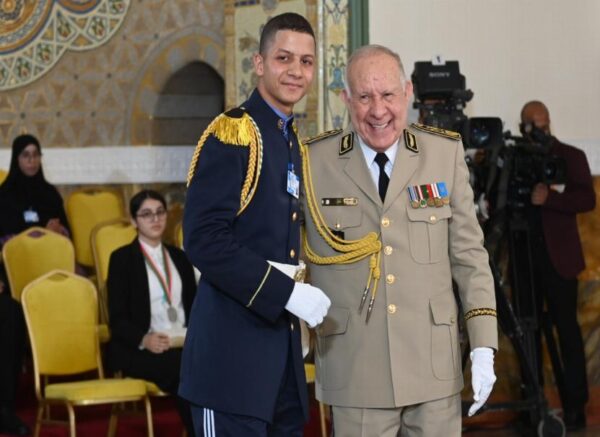 Le président de la République préside la cérémonie de distinction des lauréats du BAC et du BEM