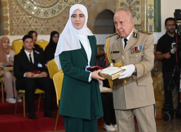 Le président de la République préside la cérémonie de distinction des lauréats du BAC et du BEM