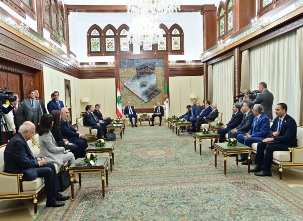 Les entretiens entre le président de la République et son homologue libanais élargis aux délégations