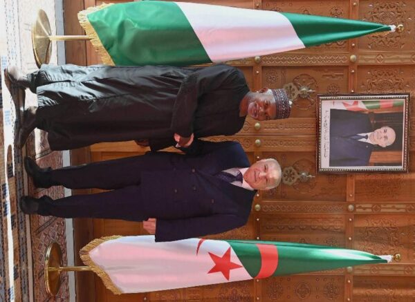 Le ministre des Affaires étrangères reçoit son homologue de la République fédérale du Nigeria