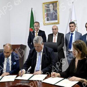Signature d'une convention de partenariat entre les groupes Saidal et Madar
