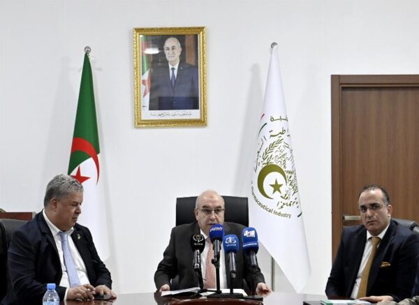 Signature d'une convention de partenariat entre les groupes Saidal et Madar