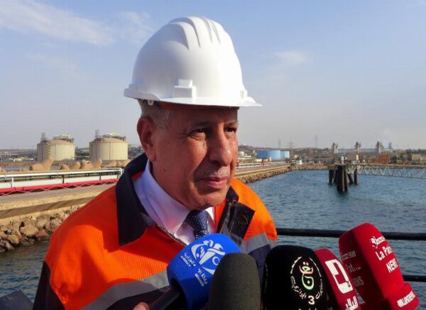 Oran : le PDG de Sonatrach inspecte le projet de réalisation d’une nouvelle unité de production de Méthyl Tert-Butyl Ether (MTBE)