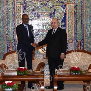 Le président de la République accueille son homologue rwandais à l'aéroport international