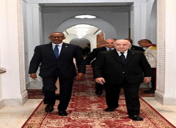 Le président de la République s'entretient avec son homologue rwandais