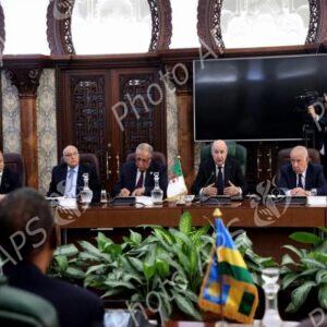 Les entretiens entre le président de la République et son homologue rwandais élargis aux membres des deux délégations