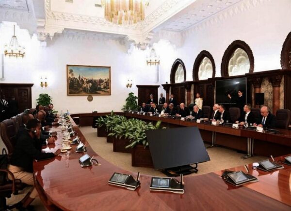 Les entretiens entre le président de la République et son homologue rwandais élargis aux membres des deux délégations