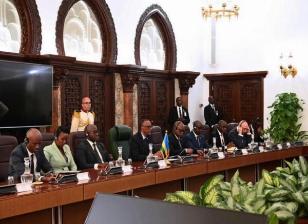 Les entretiens entre le président de la République et son homologue rwandais élargis aux membres des deux délégations