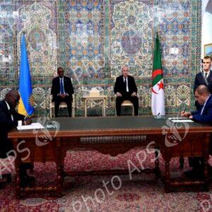 Le président de la République copréside avec son homologue rwandais la cérémonie de signature d'accords et de mémorandums d'entente