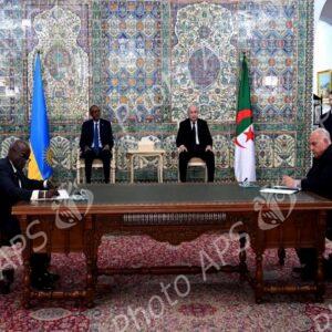 Le président de la République copréside avec son homologue rwandais la cérémonie de signature d'accords et de mémorandums d'entente