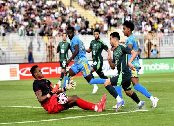 Constantine : (Football) Match amical : l'Algérie bat le Rwanda (2-0)