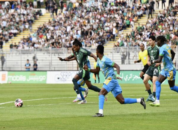 Constantine : (Football) Match amical : l'Algérie bat le Rwanda (2-0)