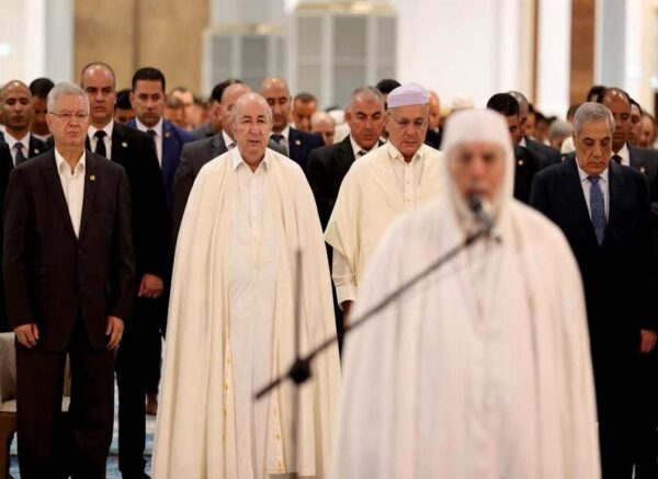 Le président de la République accomplit la prière de l'Aïd El-Adha à Djamaâ El Djazaïr