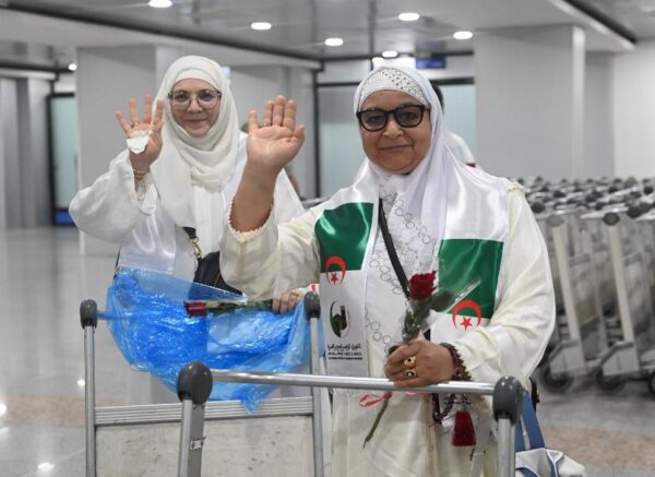 Alger : retour du premier groupe de pèlerins algériens au pays